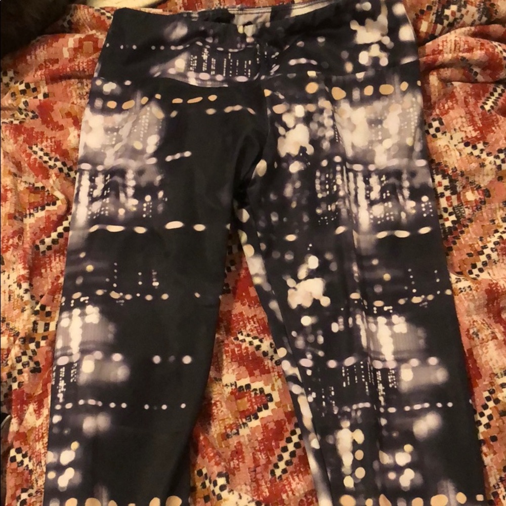 Onzie city lights leggings